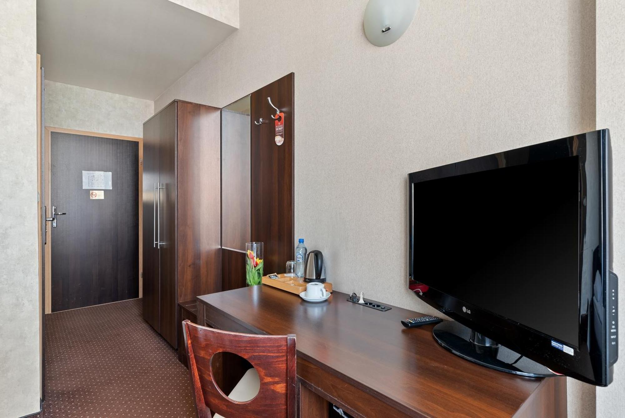 Hotel Diament Economy Гливице Екстериор снимка