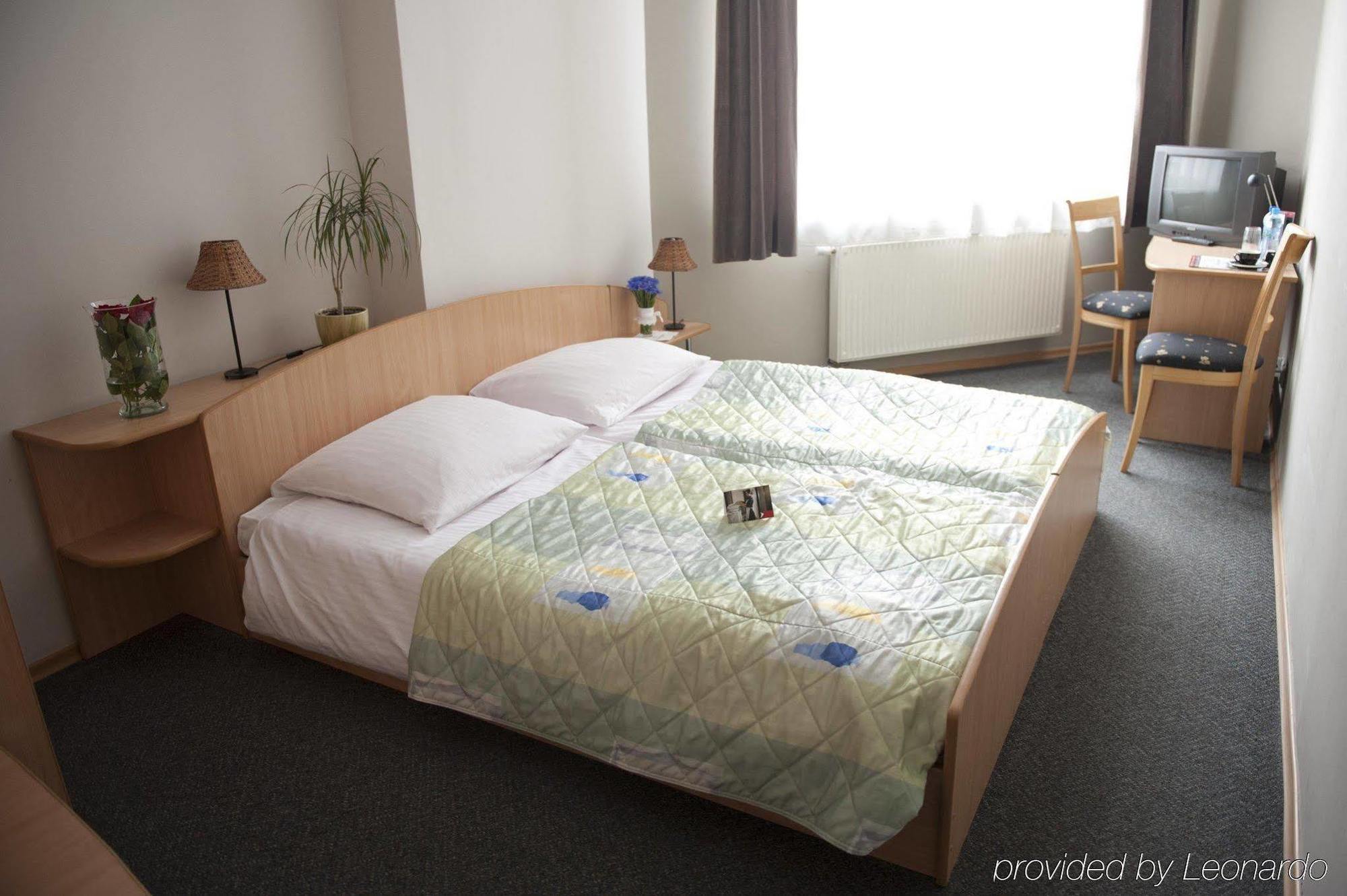 Hotel Diament Economy Гливице Екстериор снимка